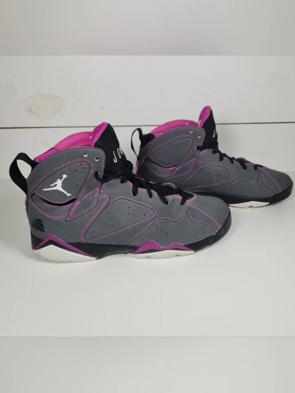 Nike Air Jordan 7 Retro Valentines Day 30th 9.5Y Youth , Woman 11 Sneakers
